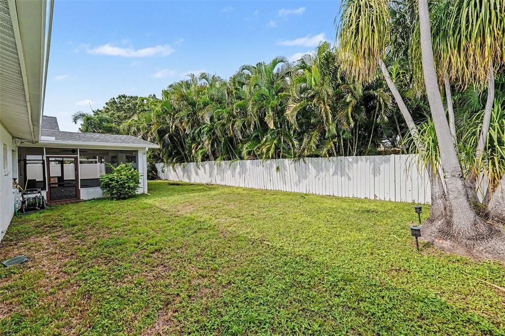 For Sale: $650,000 (4 beds, 3 baths, 2422 Square Feet)