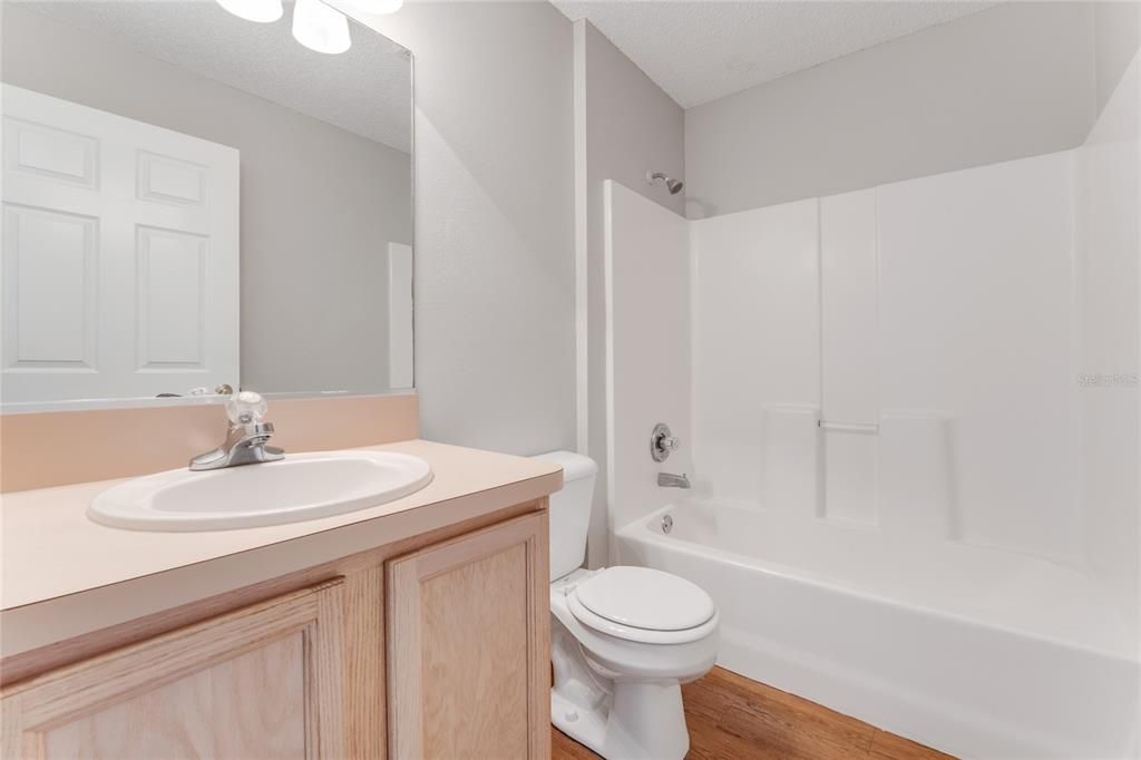 For Sale: $305,000 (3 beds, 2 baths, 1571 Square Feet)
