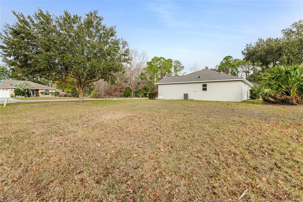 For Sale: $305,000 (3 beds, 2 baths, 1571 Square Feet)