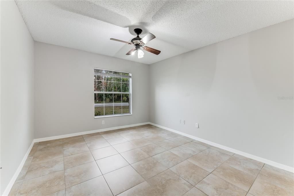 For Sale: $305,000 (3 beds, 2 baths, 1571 Square Feet)