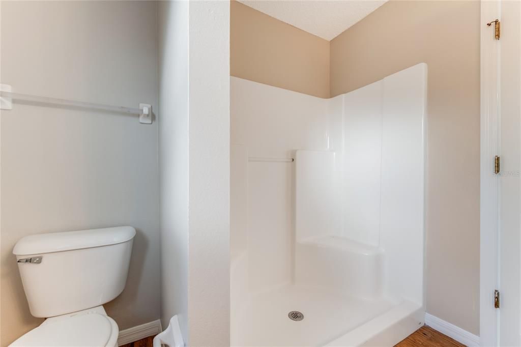 For Sale: $305,000 (3 beds, 2 baths, 1571 Square Feet)