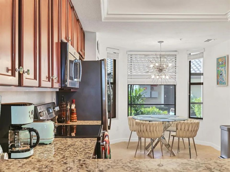 На продажу: $439,900 (2 спален, 2 ванн, 1462 Квадратных фут)