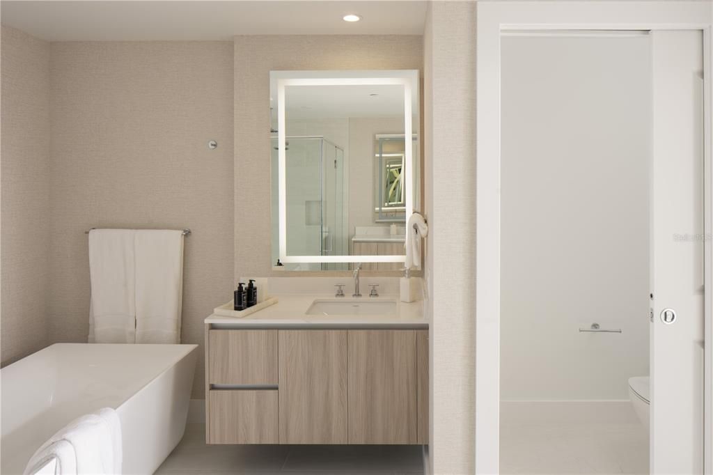 For Sale: $1,790,000 (2 beds, 2 baths, 2344 Square Feet)