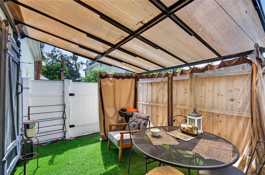 En Venta: $770,000 (4 camas, 3 baños, 2176 Pies cuadrados)