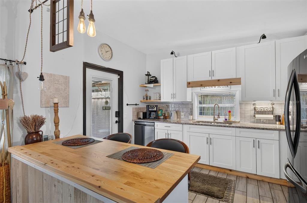 En Venta: $770,000 (4 camas, 3 baños, 2176 Pies cuadrados)