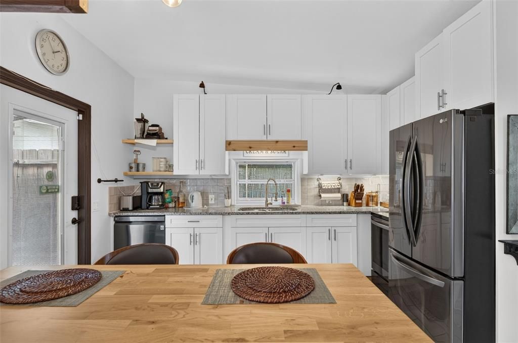 En Venta: $770,000 (4 camas, 3 baños, 2176 Pies cuadrados)
