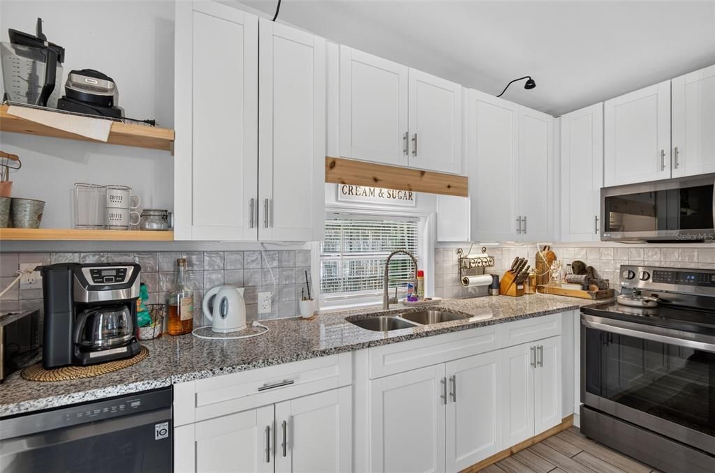 En Venta: $770,000 (4 camas, 3 baños, 2176 Pies cuadrados)