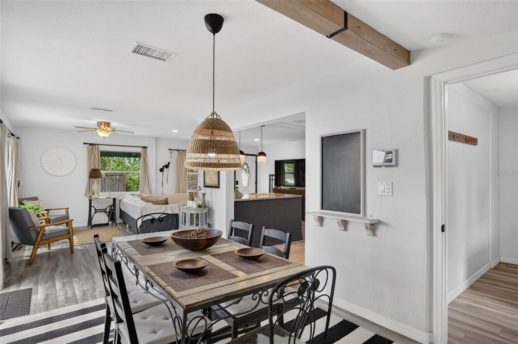 En Venta: $770,000 (4 camas, 3 baños, 2176 Pies cuadrados)