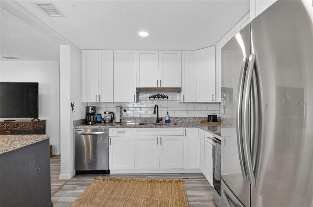 En Venta: $770,000 (4 camas, 3 baños, 2176 Pies cuadrados)