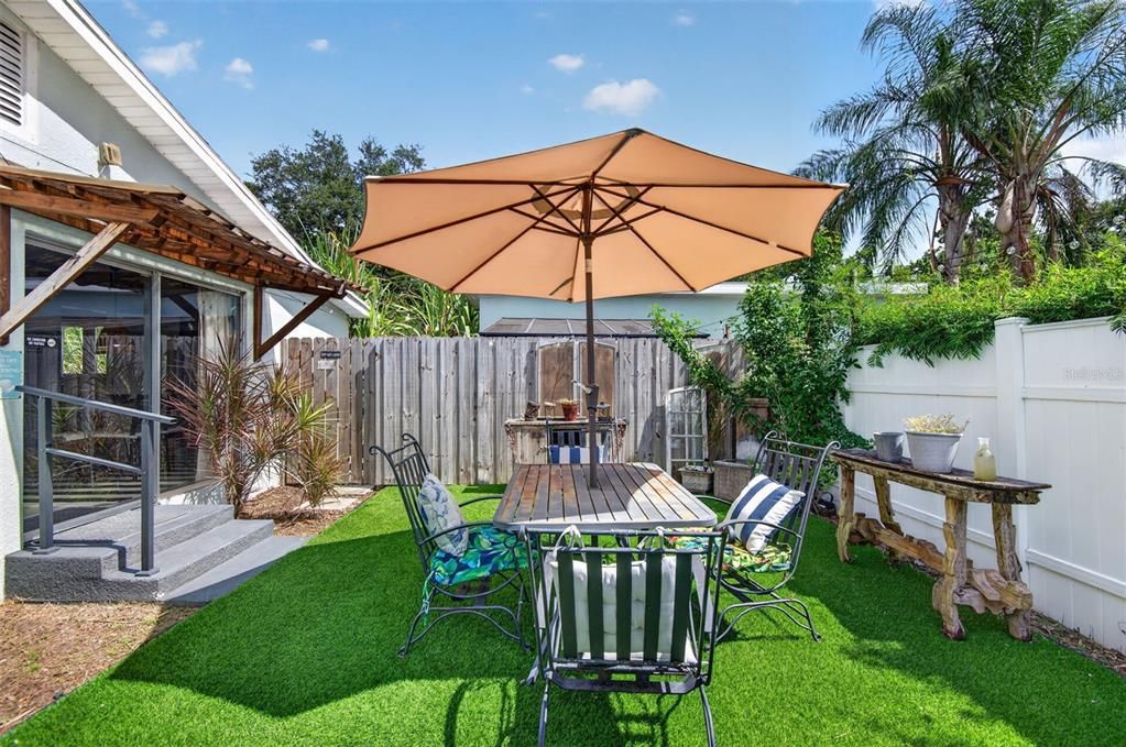 En Venta: $770,000 (4 camas, 3 baños, 2176 Pies cuadrados)