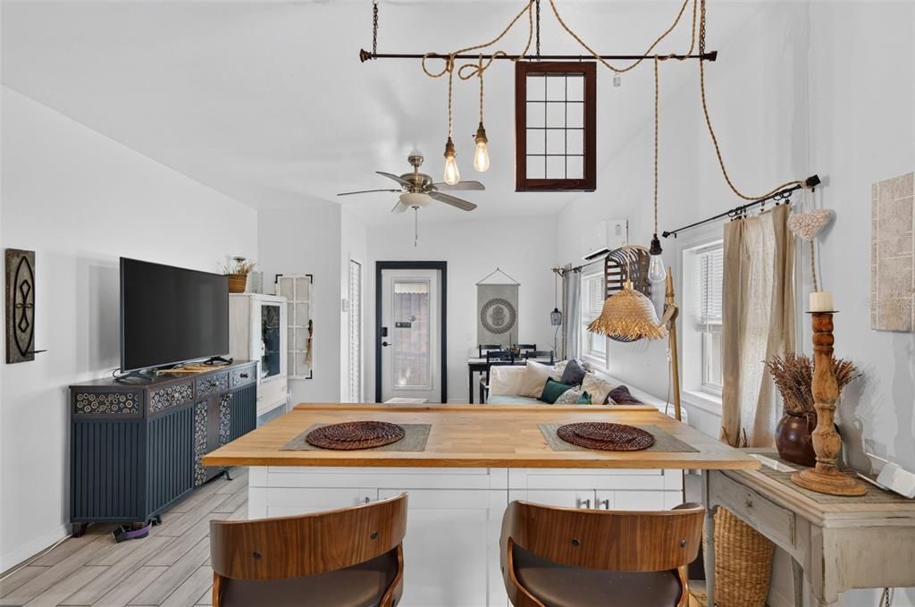 En Venta: $770,000 (4 camas, 3 baños, 2176 Pies cuadrados)