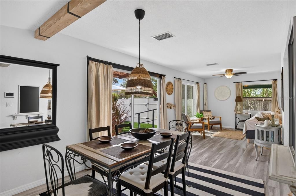 En Venta: $770,000 (4 camas, 3 baños, 2176 Pies cuadrados)