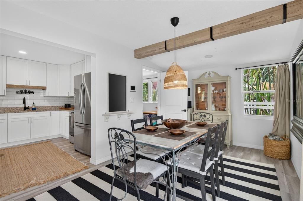 En Venta: $770,000 (4 camas, 3 baños, 2176 Pies cuadrados)