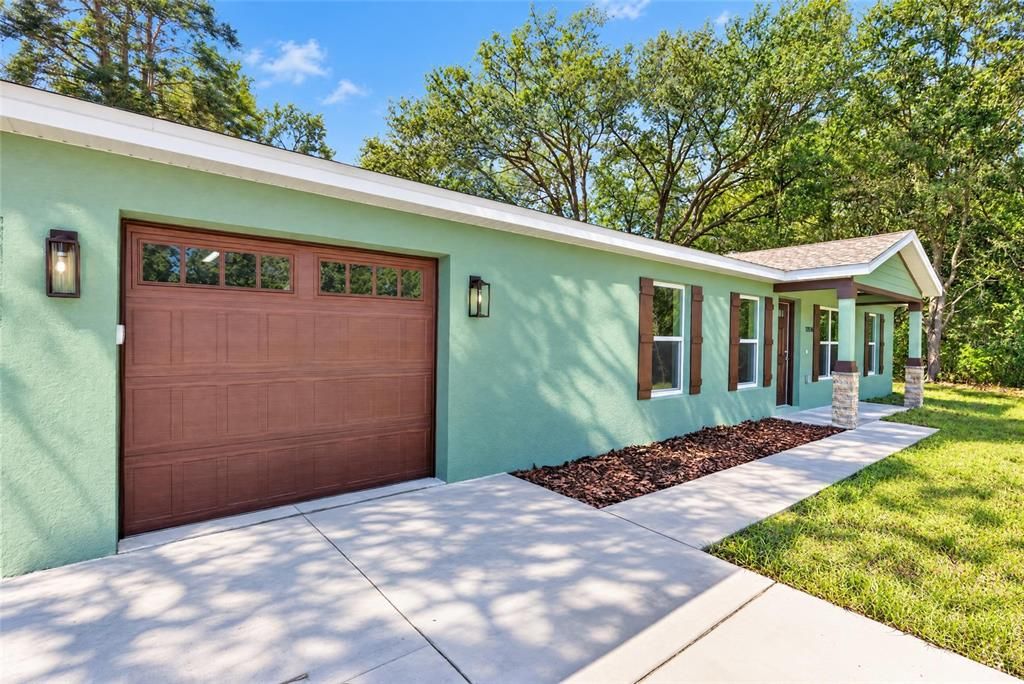 For Sale: $240,000 (3 beds, 2 baths, 1286 Square Feet)