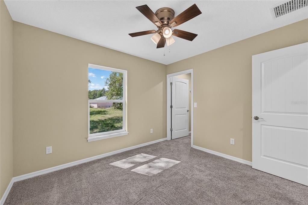 For Sale: $240,000 (3 beds, 2 baths, 1286 Square Feet)
