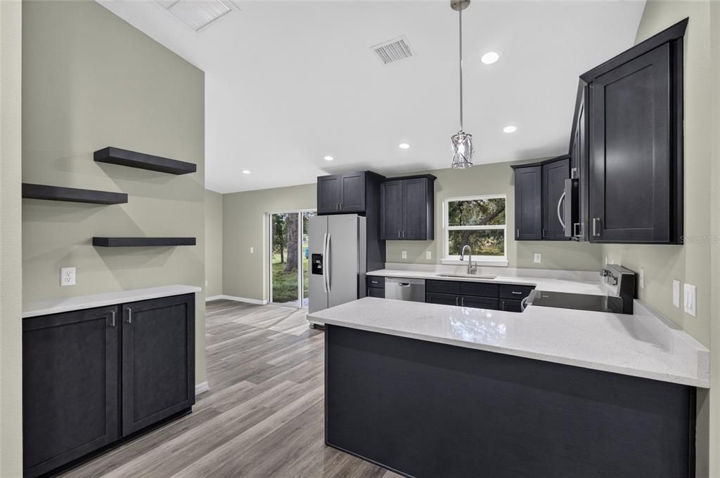 For Sale: $240,000 (3 beds, 2 baths, 1286 Square Feet)