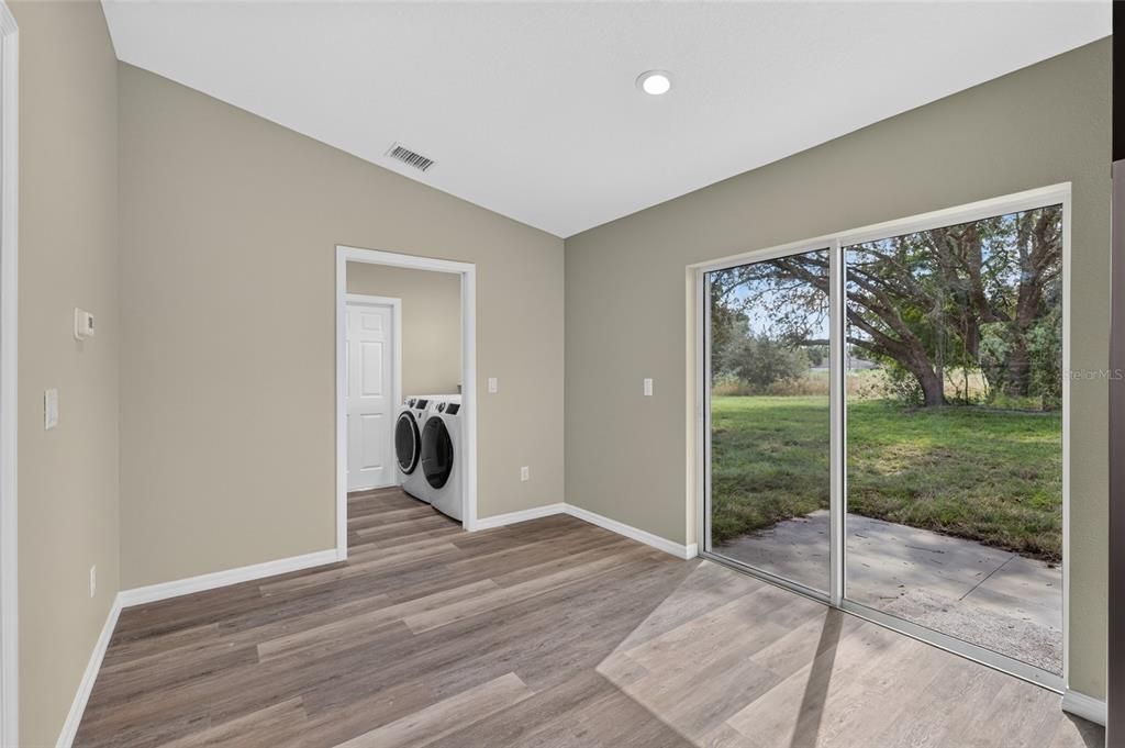 For Sale: $240,000 (3 beds, 2 baths, 1286 Square Feet)