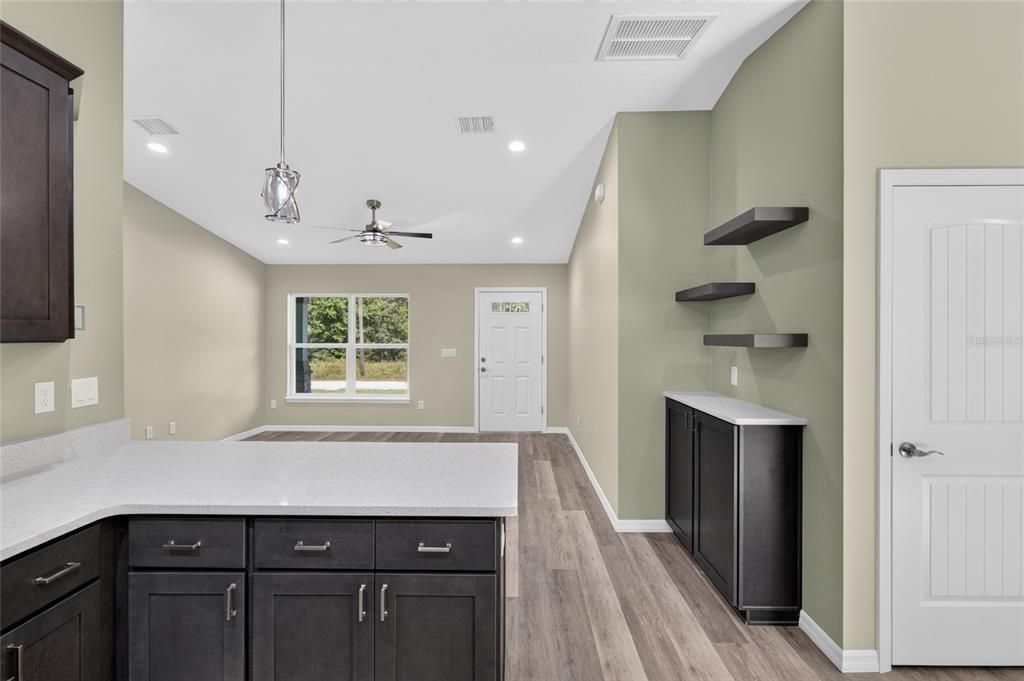 For Sale: $240,000 (3 beds, 2 baths, 1286 Square Feet)
