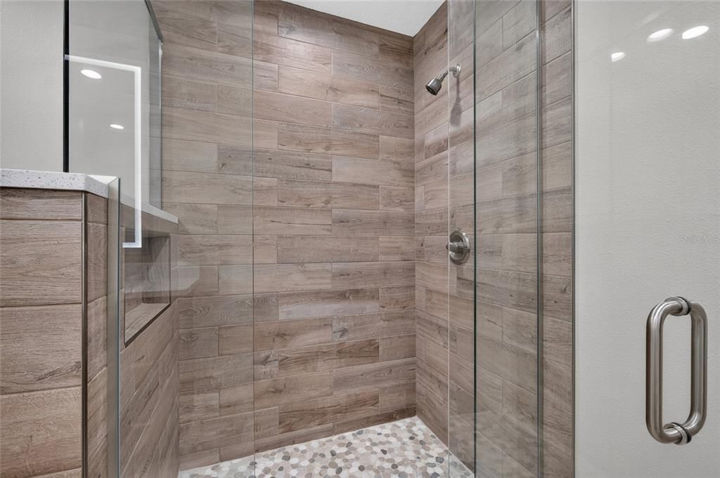 For Sale: $240,000 (3 beds, 2 baths, 1286 Square Feet)