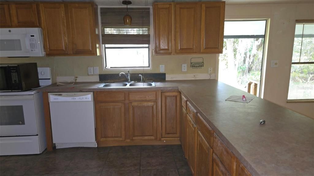 For Sale: $169,000 (3 beds, 2 baths, 1512 Square Feet)
