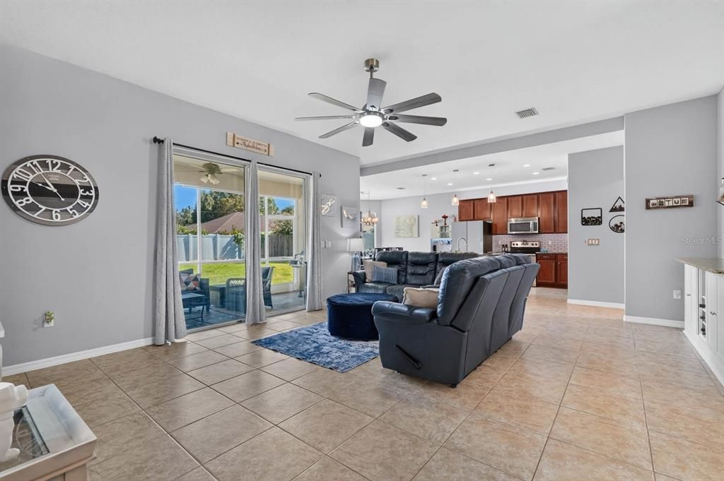 For Sale: $344,900 (3 beds, 2 baths, 1832 Square Feet)