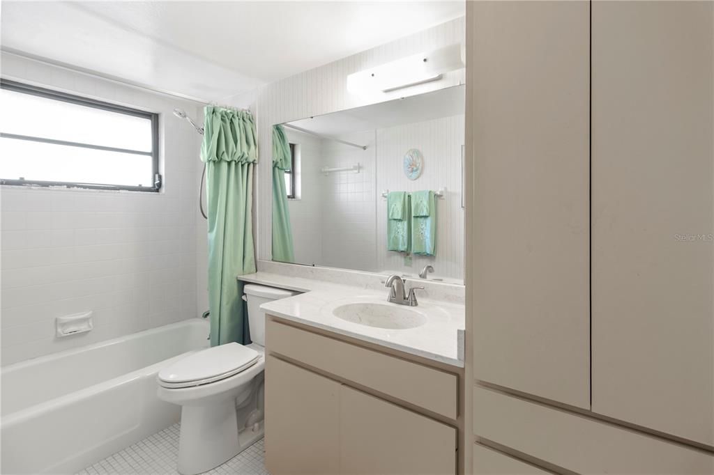 En Venta: $173,900 (2 camas, 2 baños, 1336 Pies cuadrados)