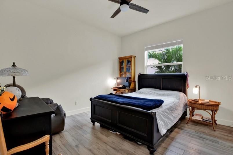 En Venta: $629,000 (3 camas, 3 baños, 2609 Pies cuadrados)