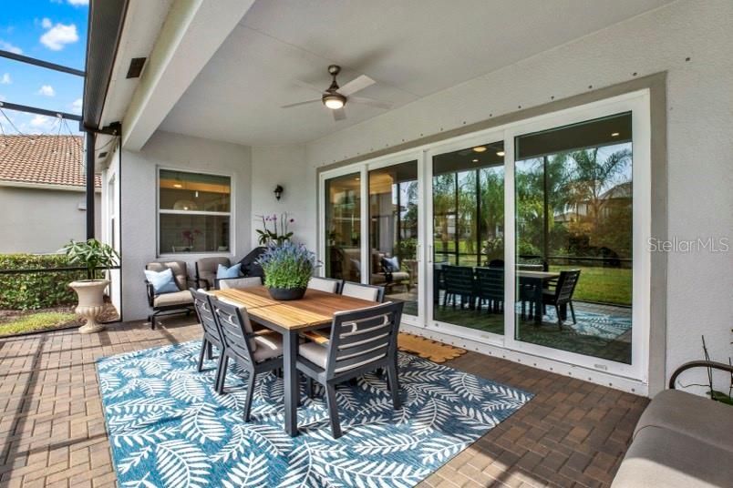 En Venta: $629,000 (3 camas, 3 baños, 2609 Pies cuadrados)
