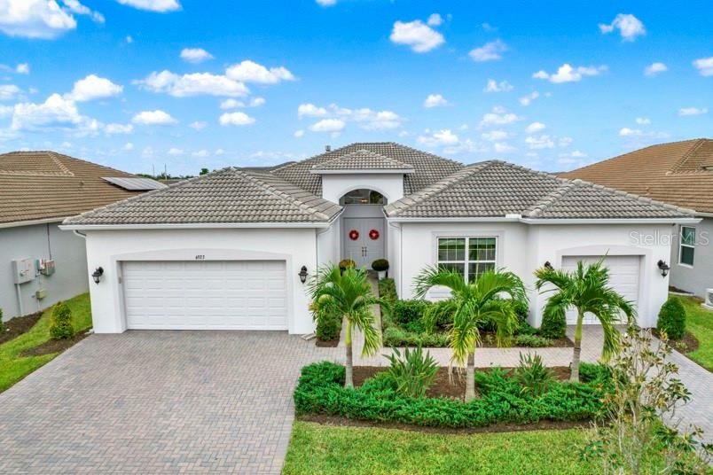 En Venta: $629,000 (3 camas, 3 baños, 2609 Pies cuadrados)