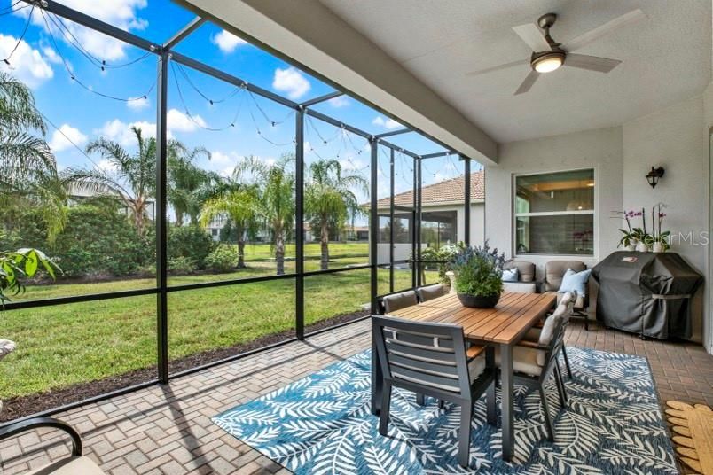 En Venta: $629,000 (3 camas, 3 baños, 2609 Pies cuadrados)