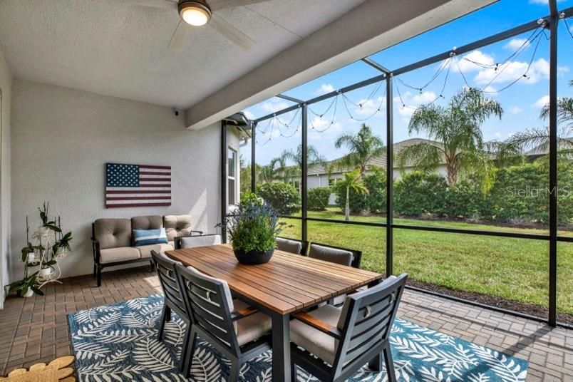 En Venta: $629,000 (3 camas, 3 baños, 2609 Pies cuadrados)