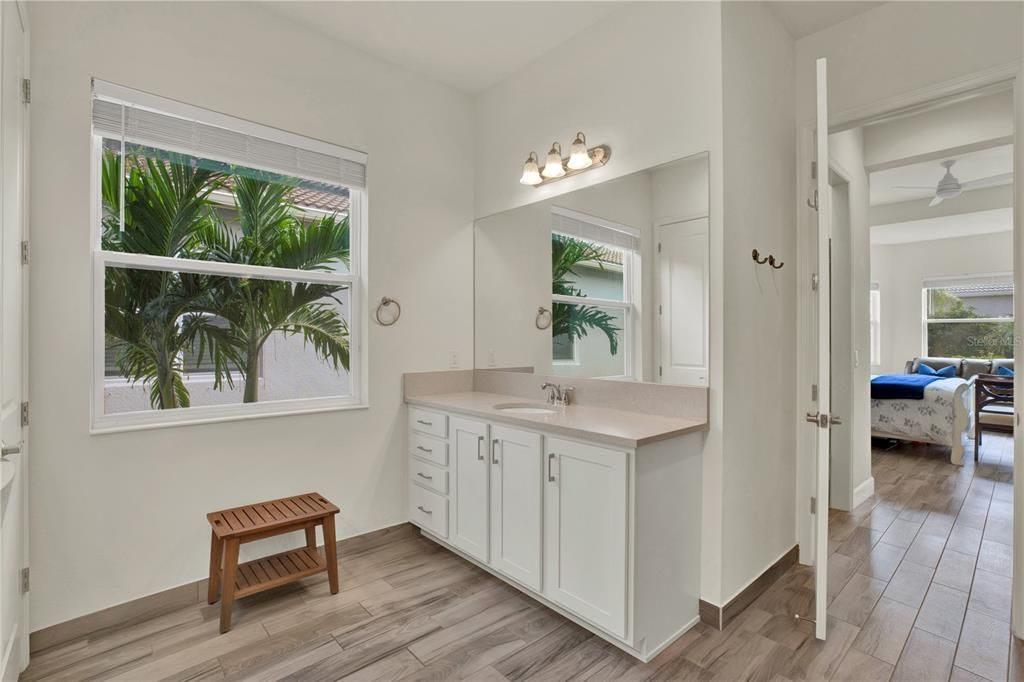 En Venta: $629,000 (3 camas, 3 baños, 2609 Pies cuadrados)