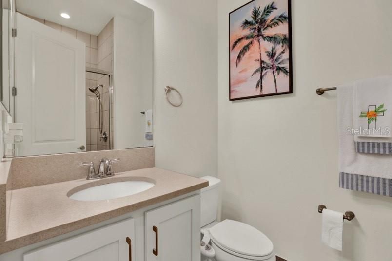 En Venta: $629,000 (3 camas, 3 baños, 2609 Pies cuadrados)