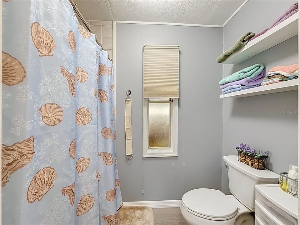 Active With Contract: $160,000 (2 beds, 2 baths, 1107 Square Feet)