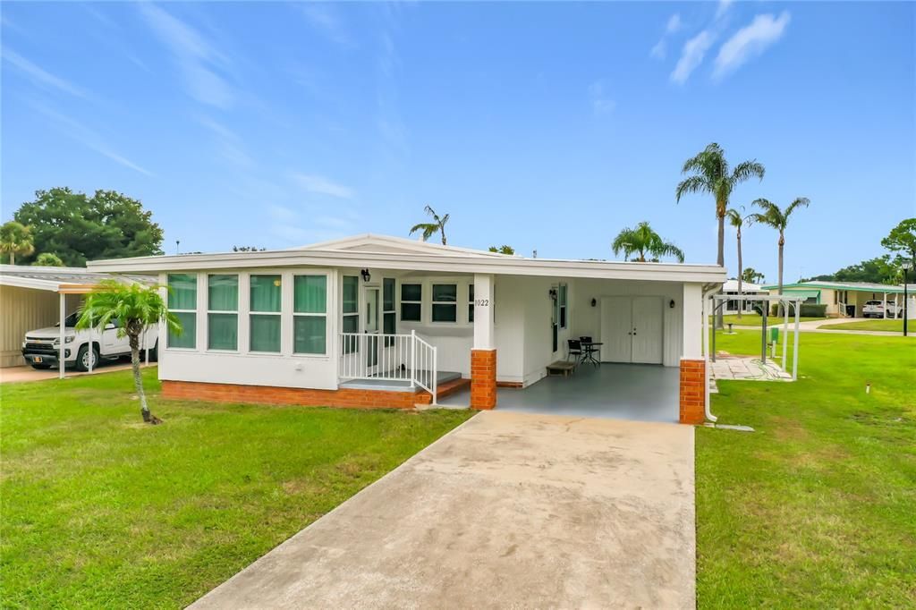 Active With Contract: $160,000 (2 beds, 2 baths, 1107 Square Feet)