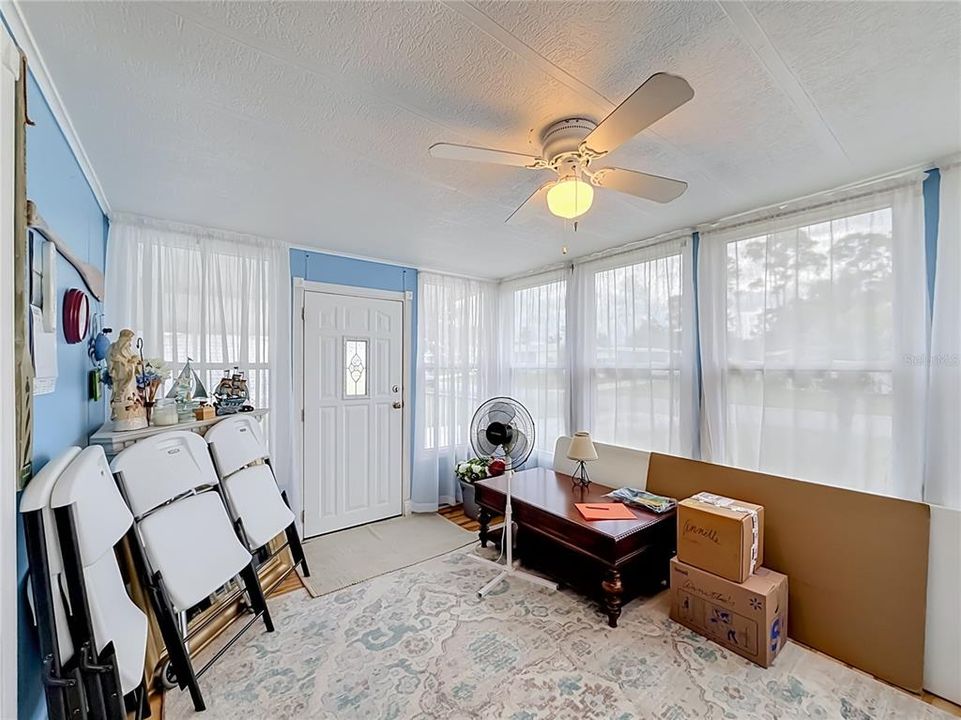 Active With Contract: $160,000 (2 beds, 2 baths, 1107 Square Feet)