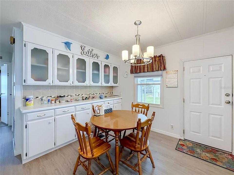 Active With Contract: $160,000 (2 beds, 2 baths, 1107 Square Feet)
