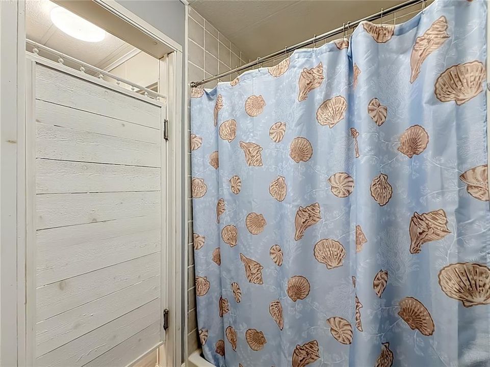 Active With Contract: $160,000 (2 beds, 2 baths, 1107 Square Feet)