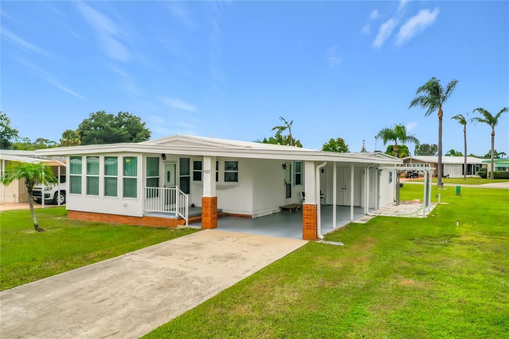 Active With Contract: $160,000 (2 beds, 2 baths, 1107 Square Feet)