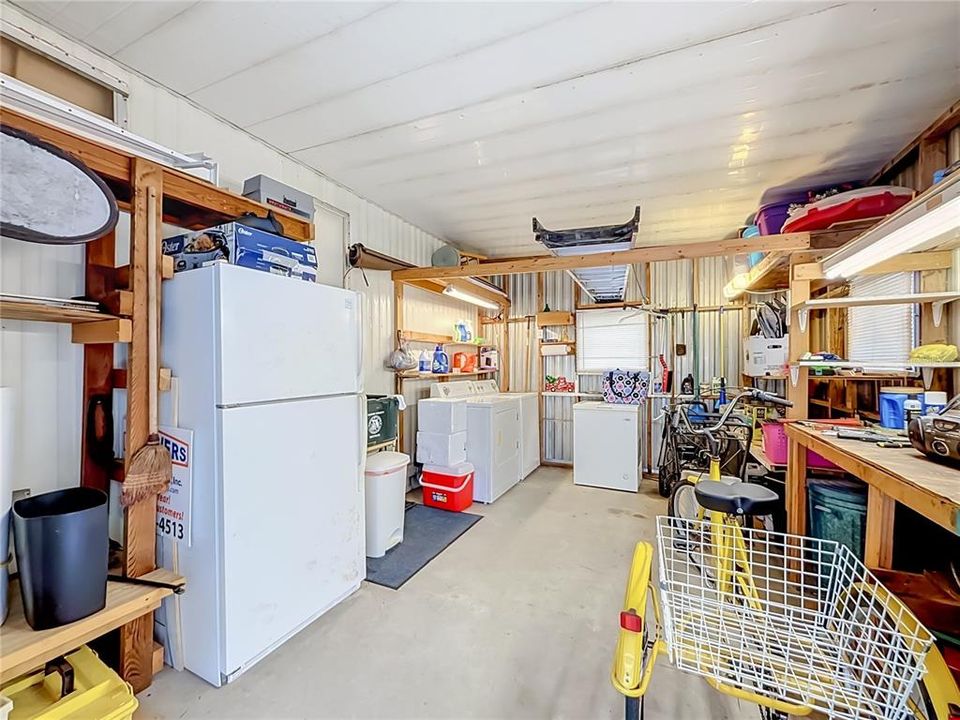 Active With Contract: $160,000 (2 beds, 2 baths, 1107 Square Feet)