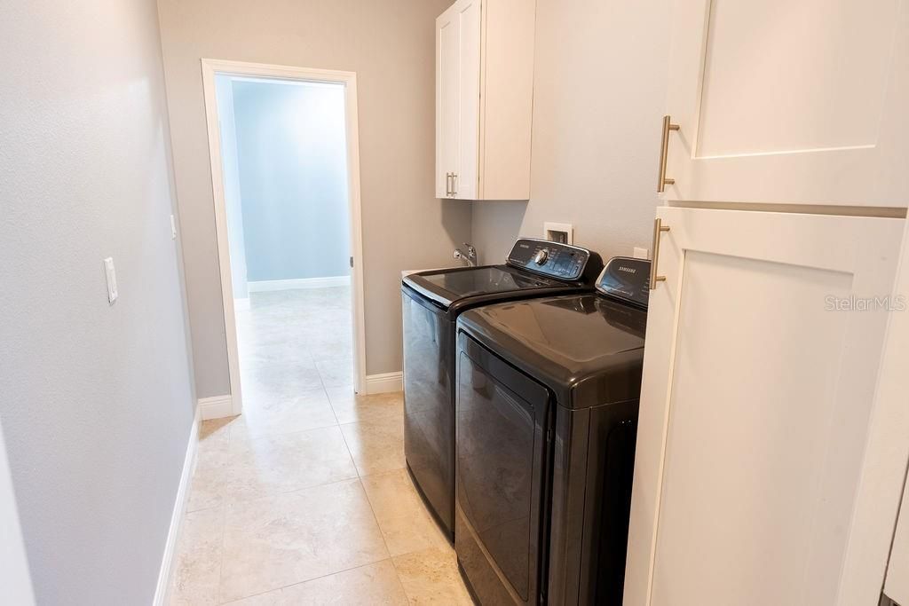 For Sale: $539,900 (3 beds, 3 baths, 2191 Square Feet)