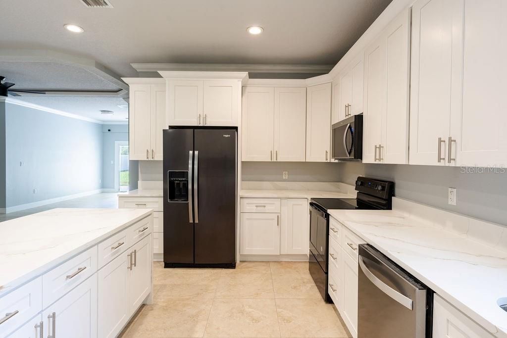 For Sale: $539,900 (3 beds, 3 baths, 2191 Square Feet)