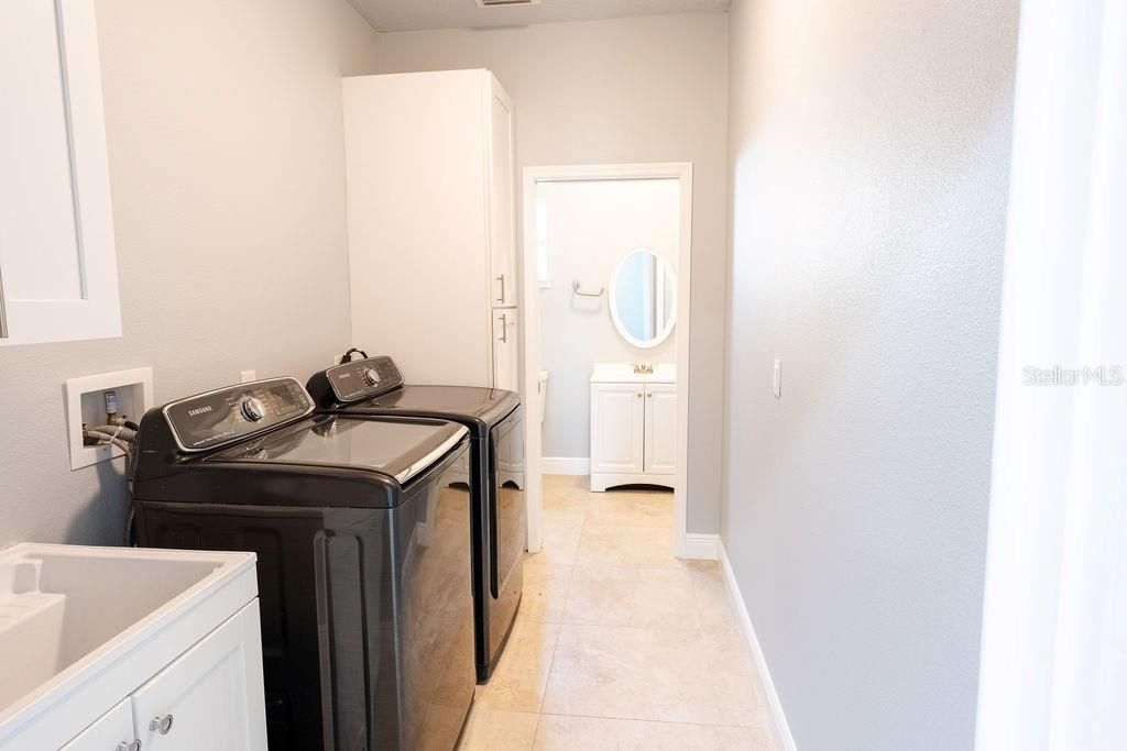 For Sale: $539,900 (3 beds, 3 baths, 2191 Square Feet)