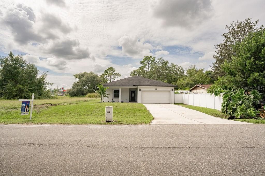 For Sale: $539,900 (3 beds, 3 baths, 2191 Square Feet)