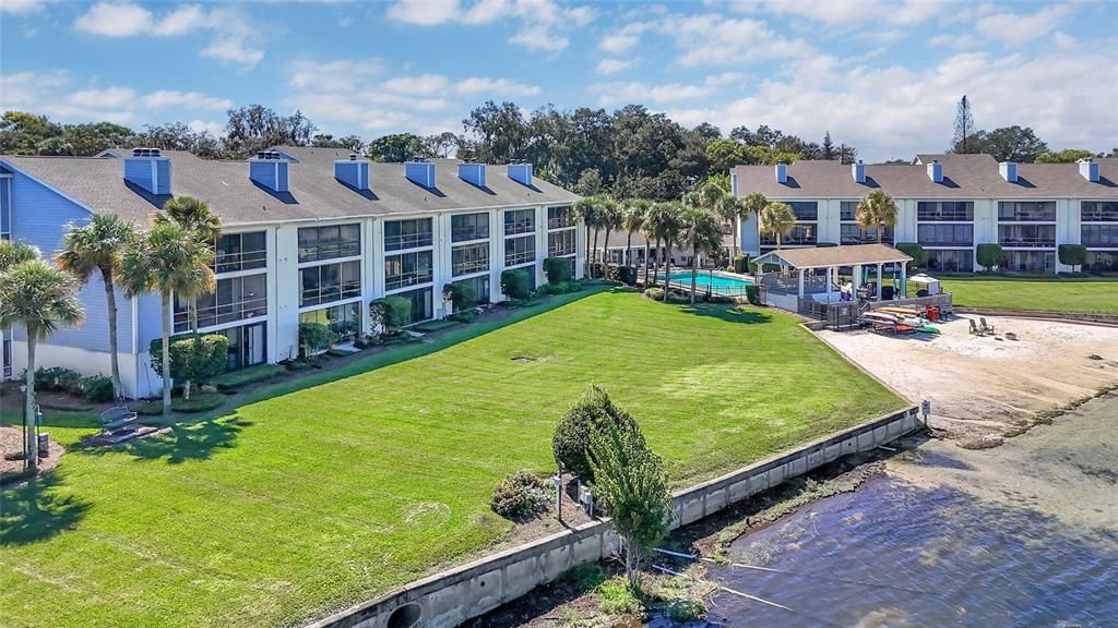 For Sale: $275,000 (2 beds, 2 baths, 1065 Square Feet)