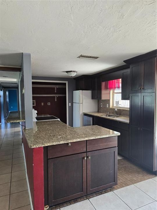 En Venta: $315,000 (2 camas, 2 baños, 1568 Pies cuadrados)