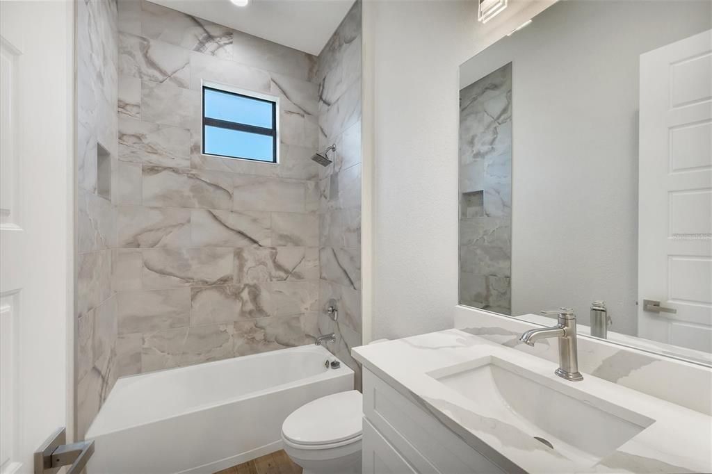 For Sale: $385,000 (3 beds, 2 baths, 1724 Square Feet)