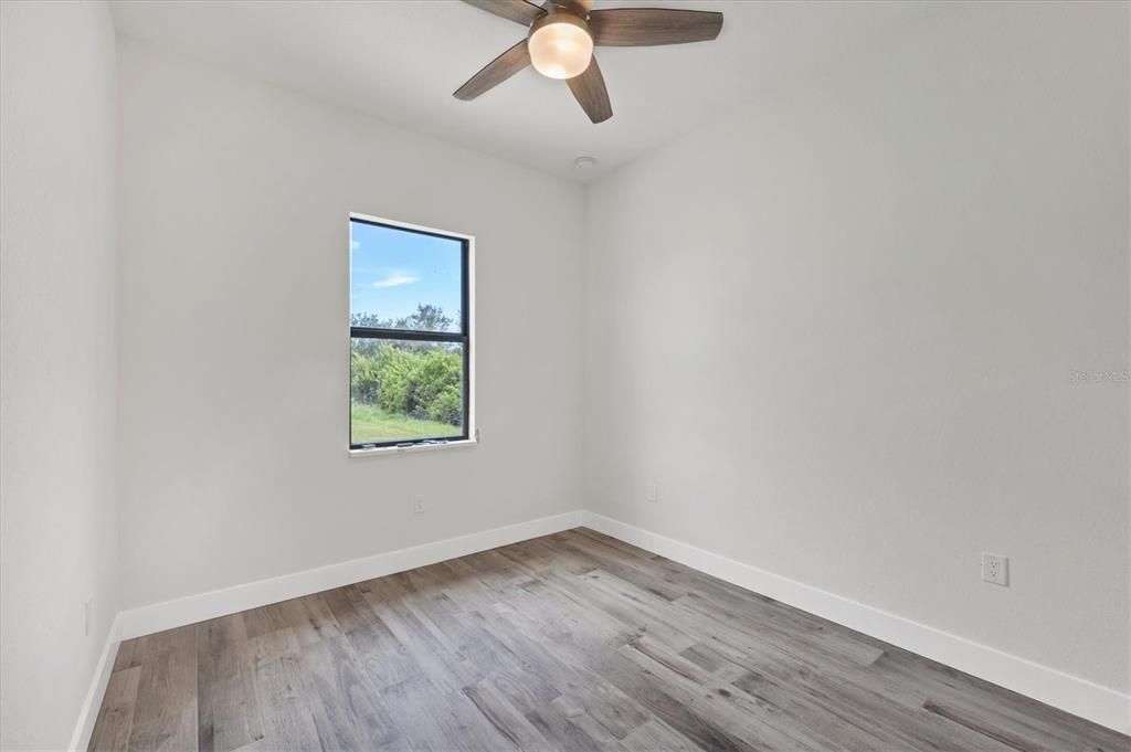 For Sale: $385,000 (3 beds, 2 baths, 1724 Square Feet)