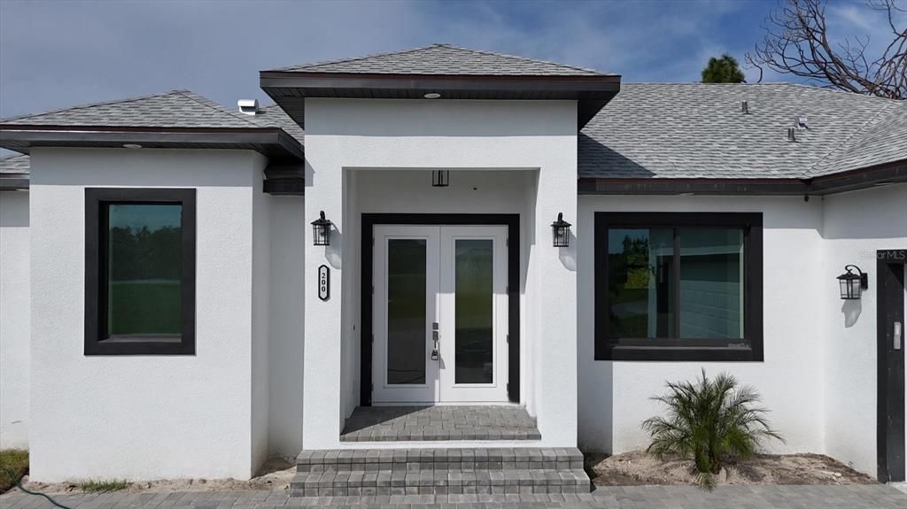 For Sale: $385,000 (3 beds, 2 baths, 1724 Square Feet)