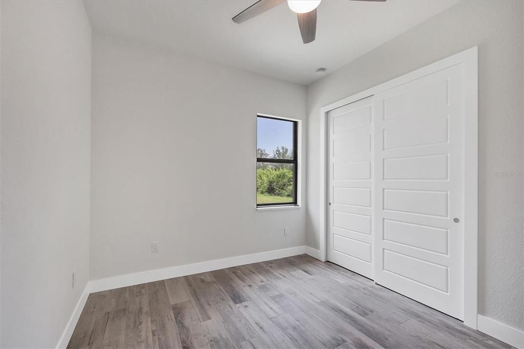 For Sale: $385,000 (3 beds, 2 baths, 1724 Square Feet)